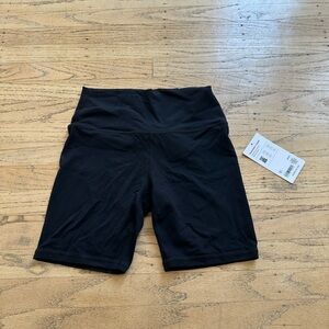 Athleta- Black Transcend 7” shorts